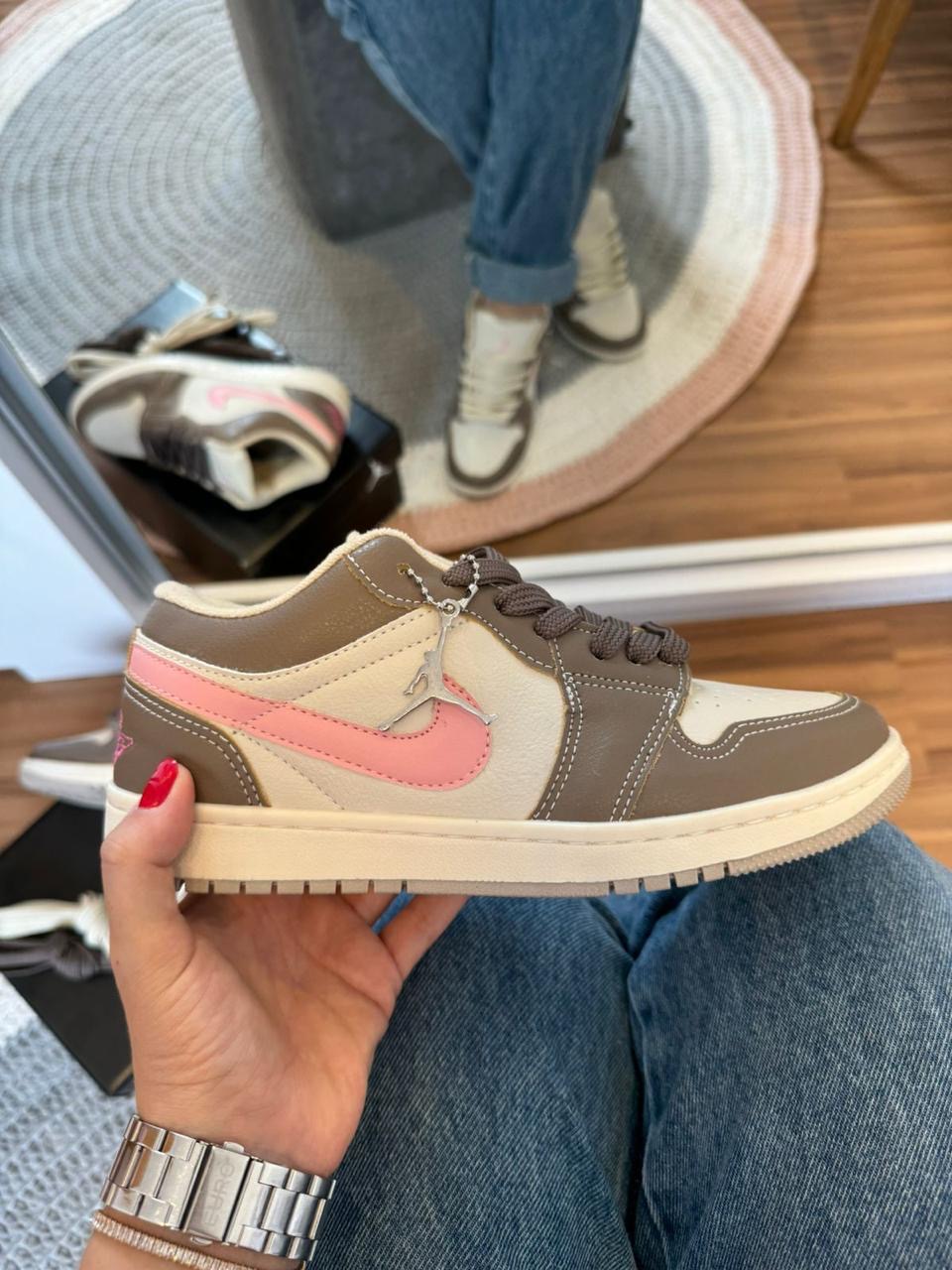 Jordan low1 - Marrom e rosa